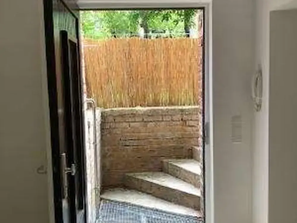 *Zentrum Süd* 2-RW im Souterrain m. Gartenanteil, Fußbodenheizung**WE01**