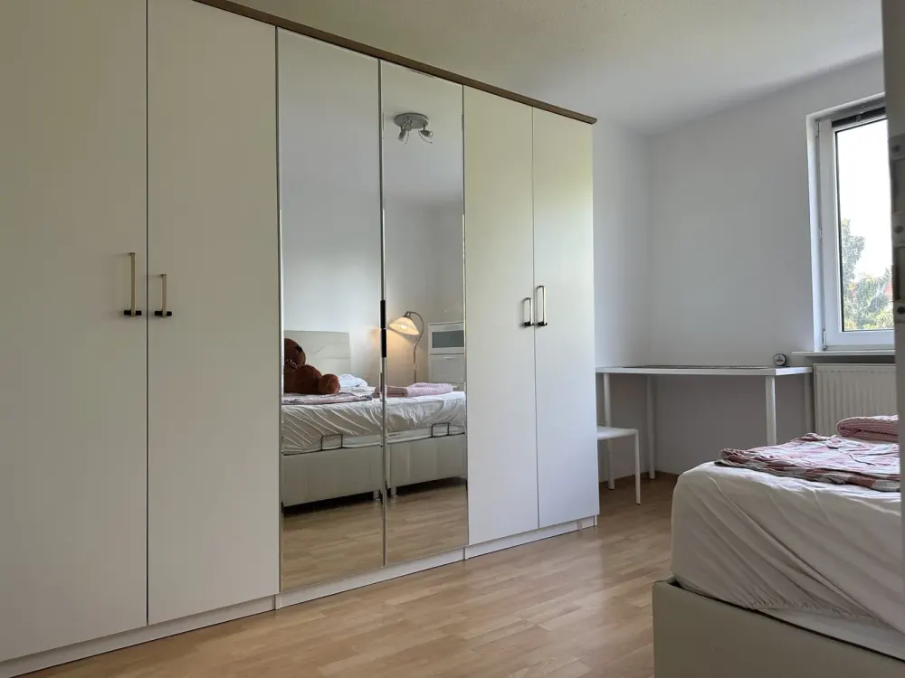 Zuhause mit 2 Zimmern und süd Balkon 20 min mit U6 zur Unter den Linden