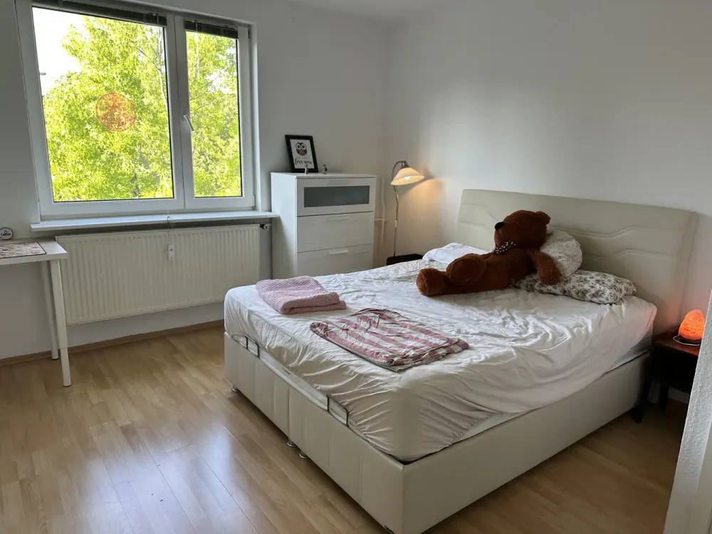 Zuhause mit 2 Zimmern und süd Balkon 20 min mit U6 zur Unter den Linden