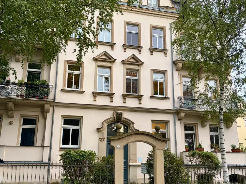 Charmante 2-Zimmer-Wohnung mit Balkon in Dresden Striesen Ost