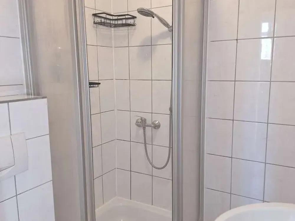 Schöne 2-Zimmer-Wohnung (38 qm) in Köln-Nippes/Weidenpesch (Nähe Pferderennbahn)
