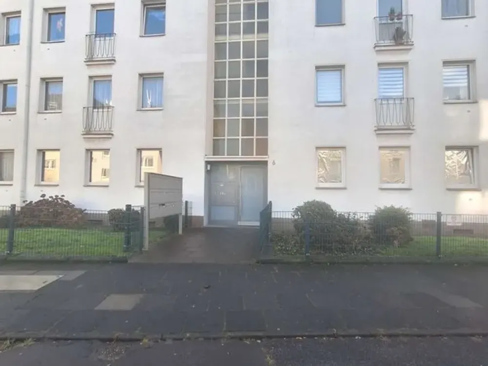 Schöne 2-Zimmer-Wohnung (38 qm) in Köln-Nippes/Weidenpesch (Nähe Pferderennbahn)