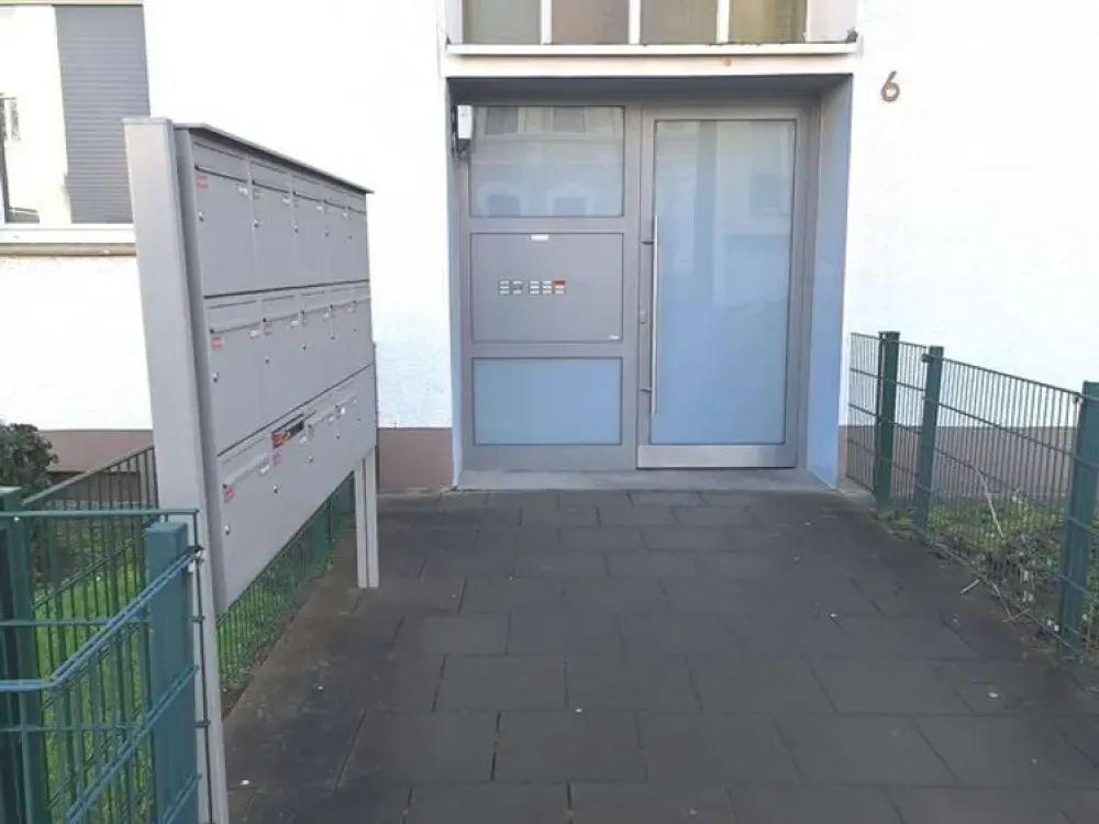 Schöne 2-Zimmer-Wohnung (38 qm) in Köln-Nippes/Weidenpesch (Nähe Pferderennbahn)