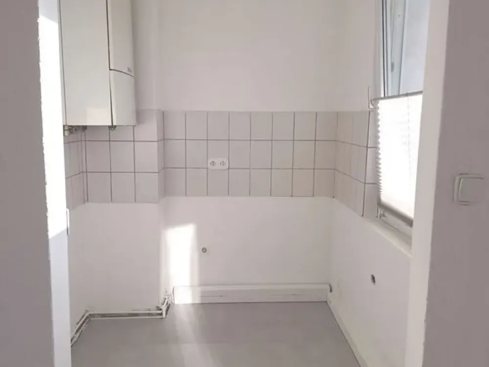 Schöne 2-Zimmer-Wohnung (38 qm) in Köln-Nippes/Weidenpesch (Nähe Pferderennbahn)