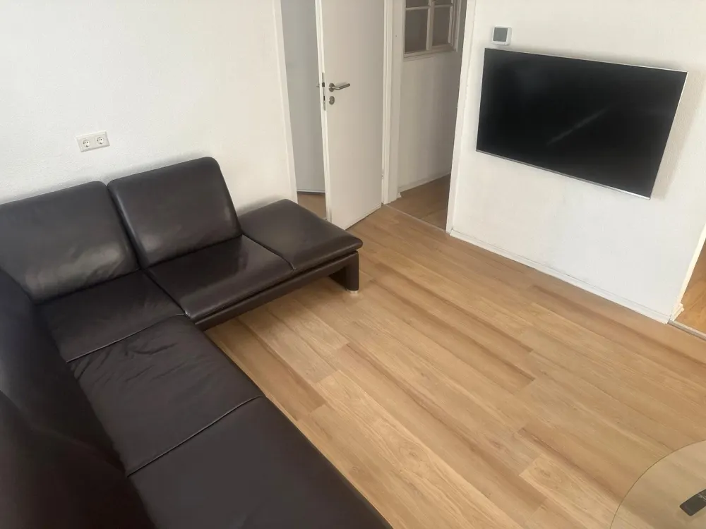 2-Zimmer-Apartment in Zuffenhausen, neu saniert & möbliert