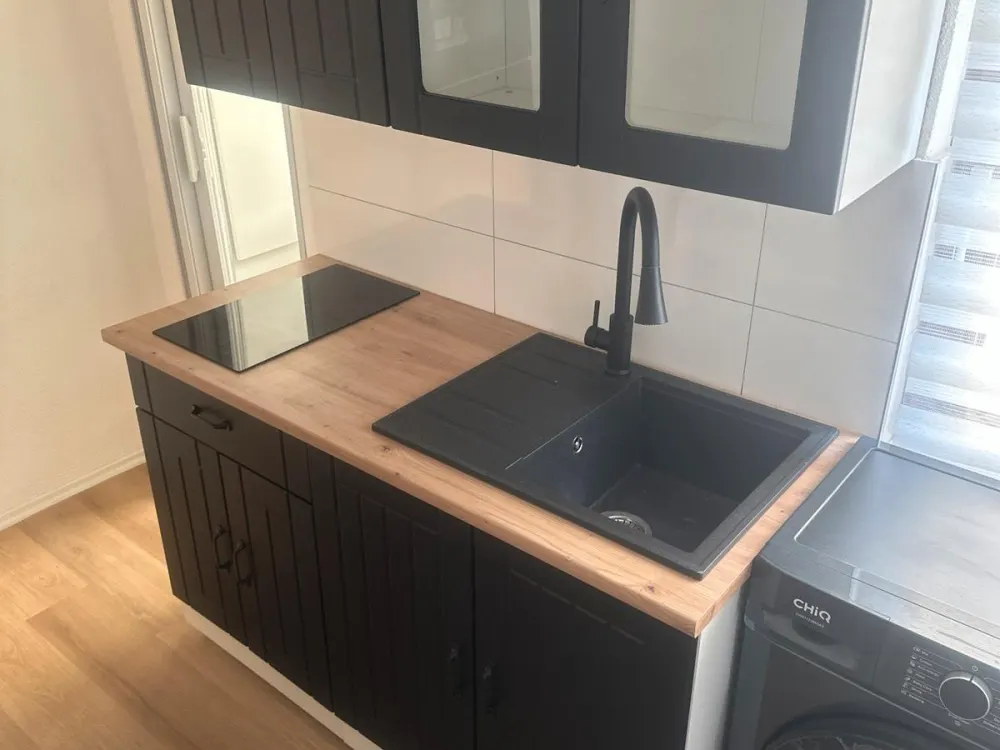 2-Zimmer-Apartment in Zuffenhausen, neu saniert & möbliert