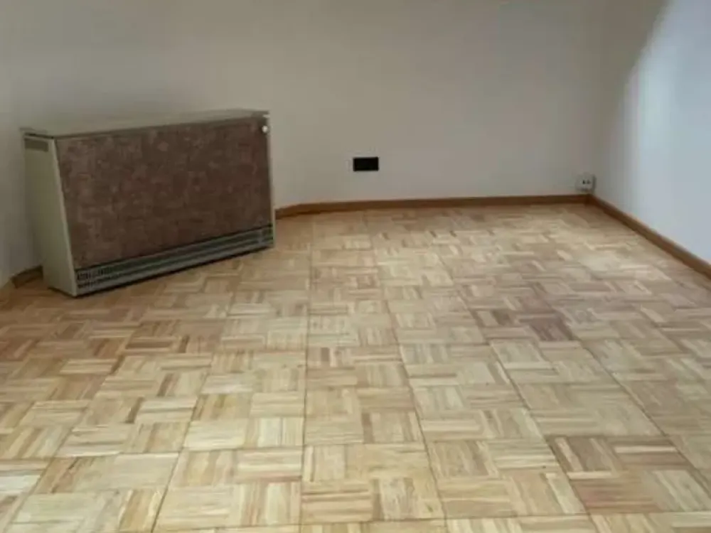 4 ZIMMER-WOHNUNG - REINSBURGSTR. 73 4.OG***