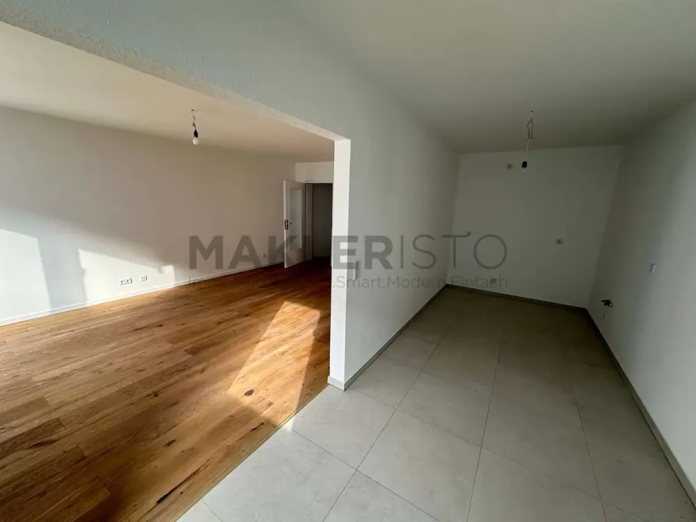 **Modernisierte 2-Raumwohnung mit Balkon, Einbauküche & Stellplatz in der Südvorstadt**