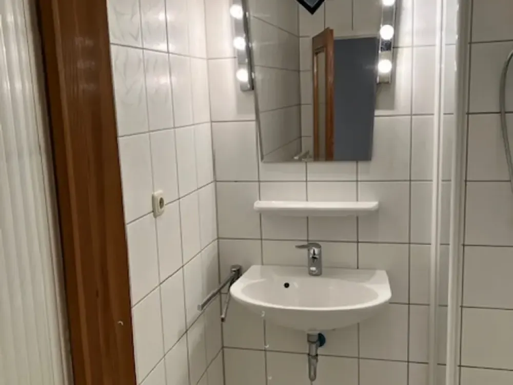 Sunny 2-Room Apartment near Rathenauplatz