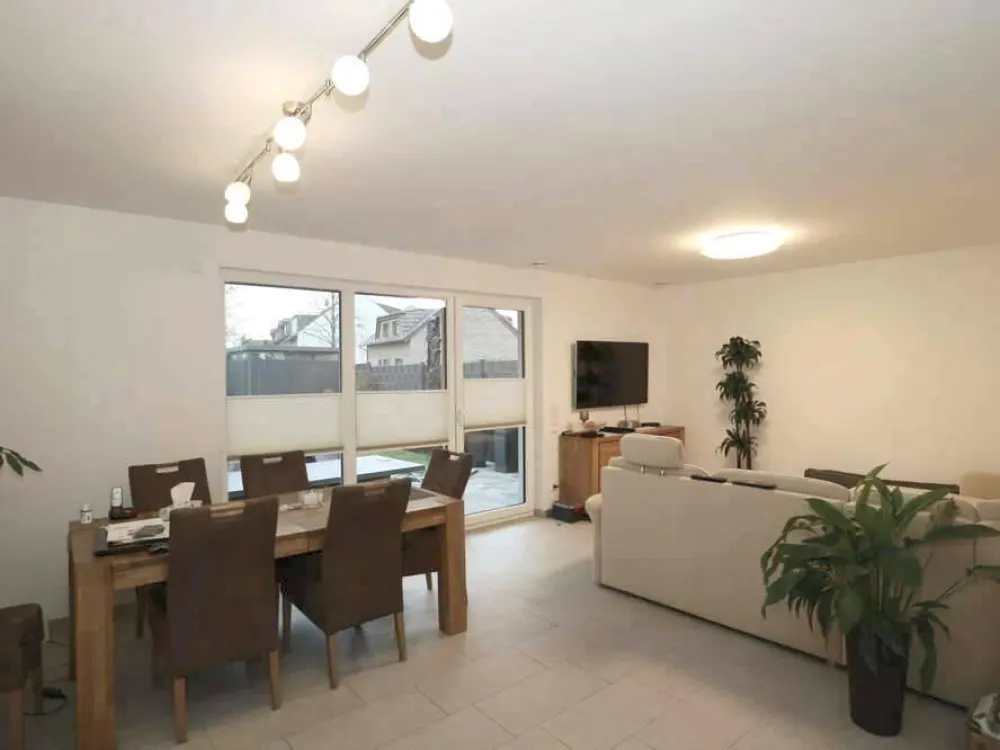 Moderne Gartenwohnung mit Sonnenterrasse