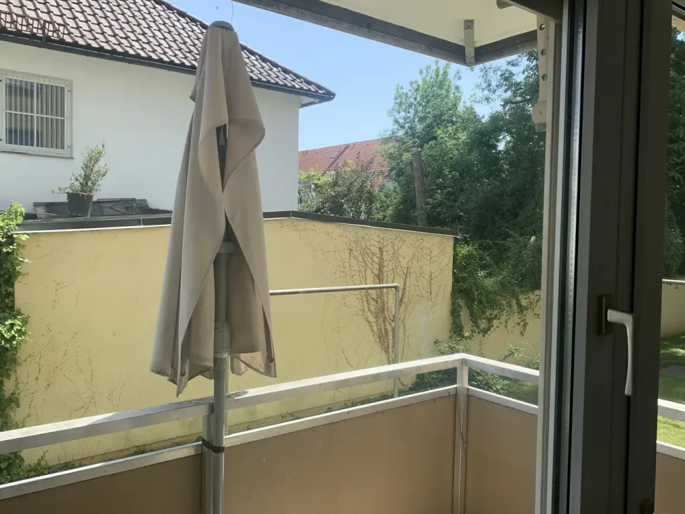 2-Zimmer-Hochparterre-Wohnung mit Balkon und EBK in Laim, München
