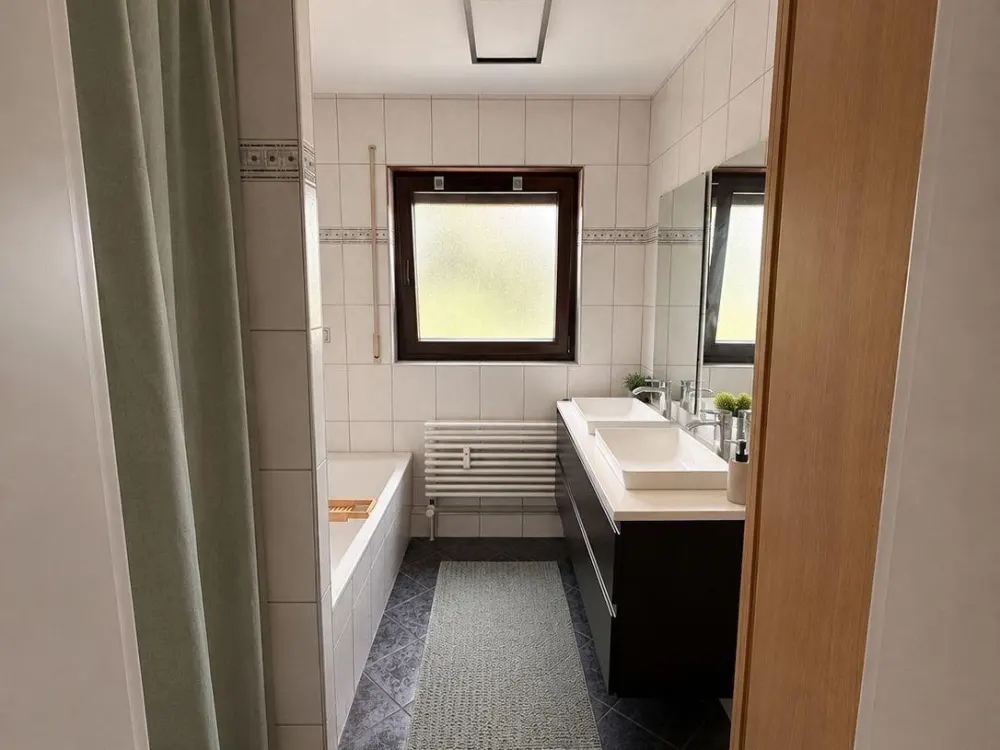 3-4 Zimmer-Wohnung mit Südbalkon in Esslingen-Berkheim