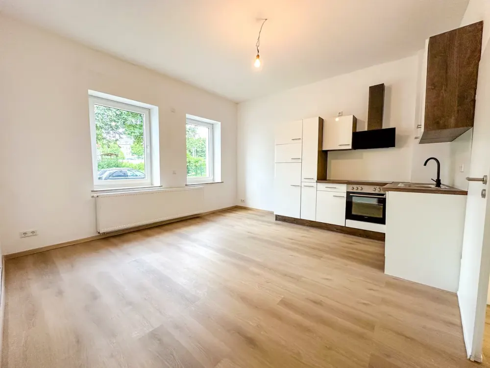 Design trifft Altbau, kernsanierte 2-Zimmer-Wohnung mit Einbauküche