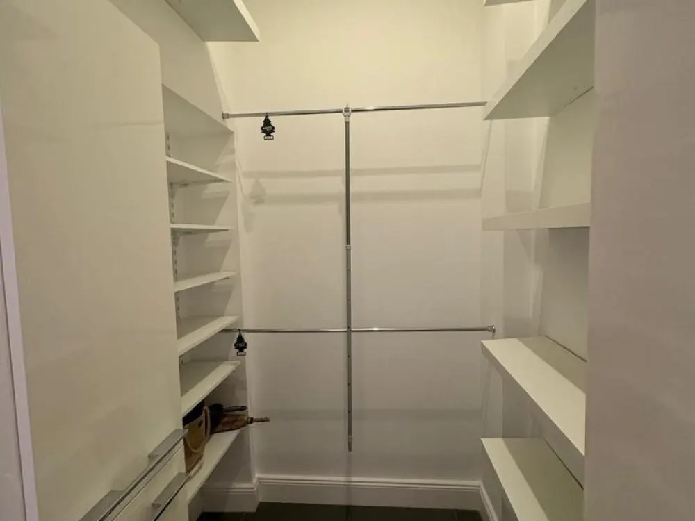 Schöne modernisierte Altbauwohnung im Herzen Schwabings - Teilmöbliert
