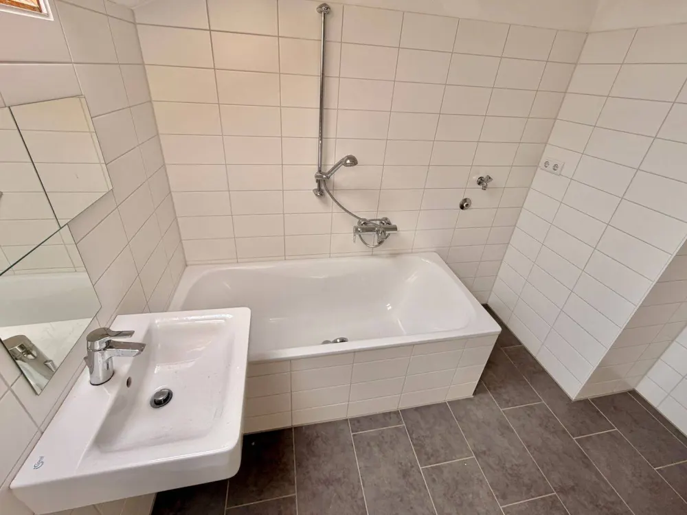 Including Built-in Kitchen: Renovated 2-Room Apartment in First Occupancy