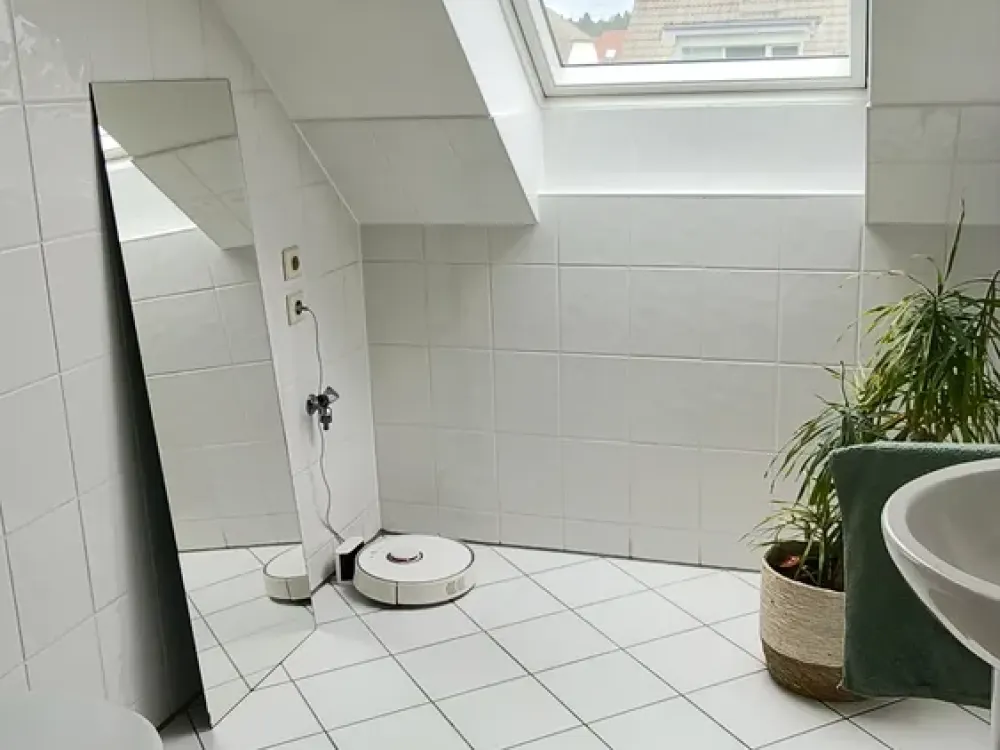 Helle Dachwohnung zur ZWISCHENMIETE 3-6 Monate