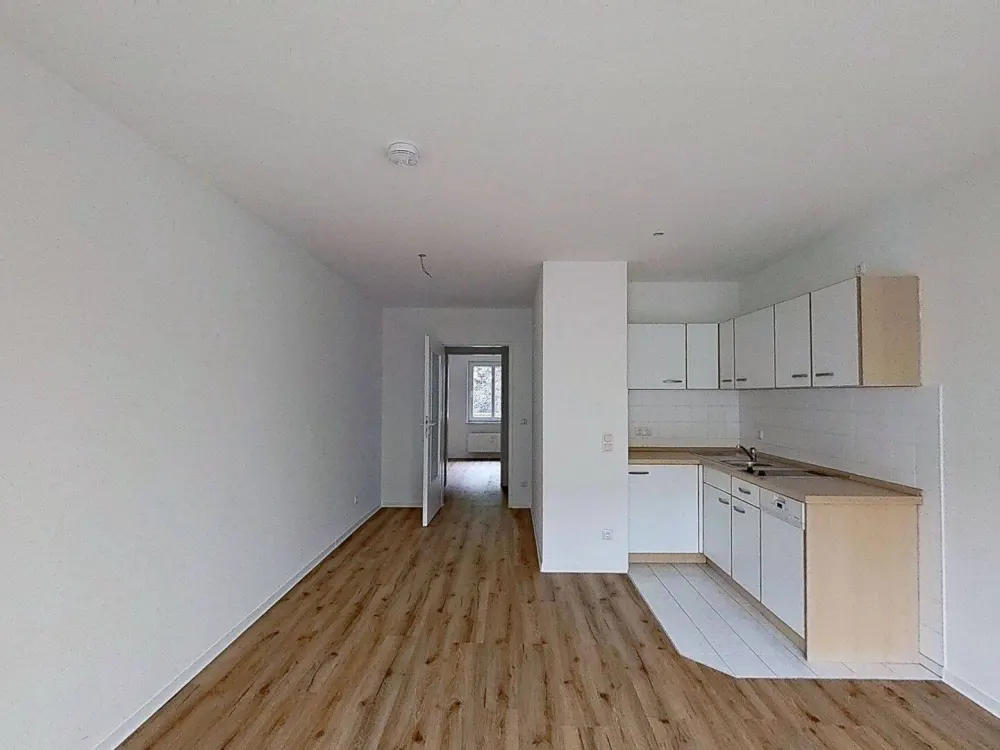 ** Helle 2-Zimmer-Wohnung mit BALKON und EBK in Stötteritz **