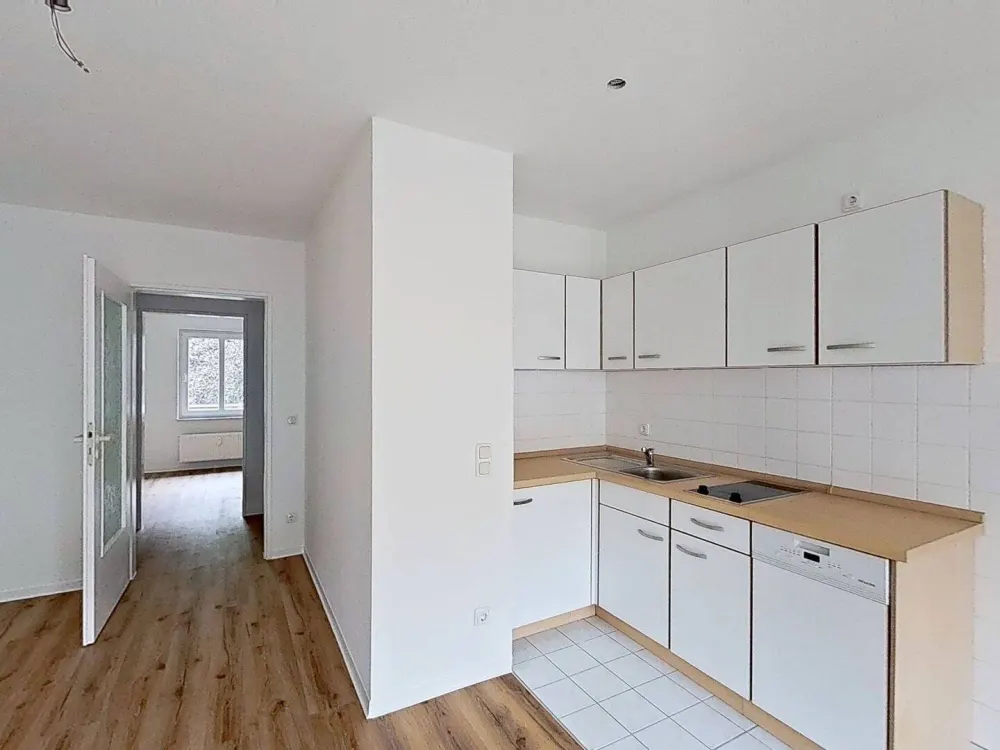 ** Helle 2-Zimmer-Wohnung mit BALKON und EBK in Stötteritz **