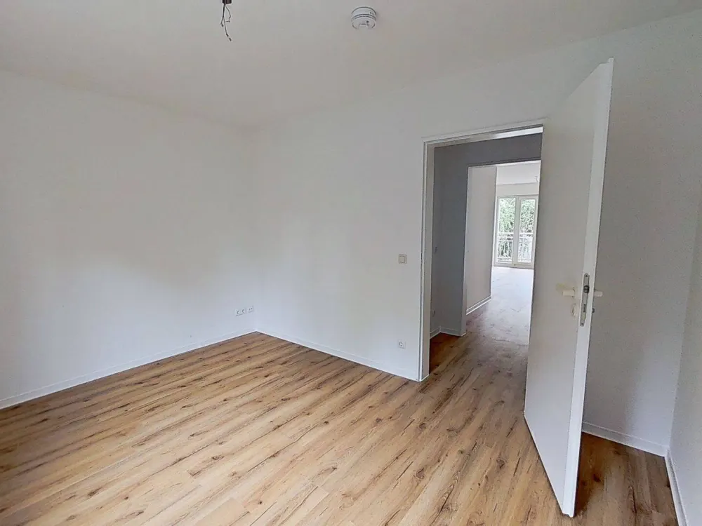 ** Helle 2-Zimmer-Wohnung mit BALKON und EBK in Stötteritz **
