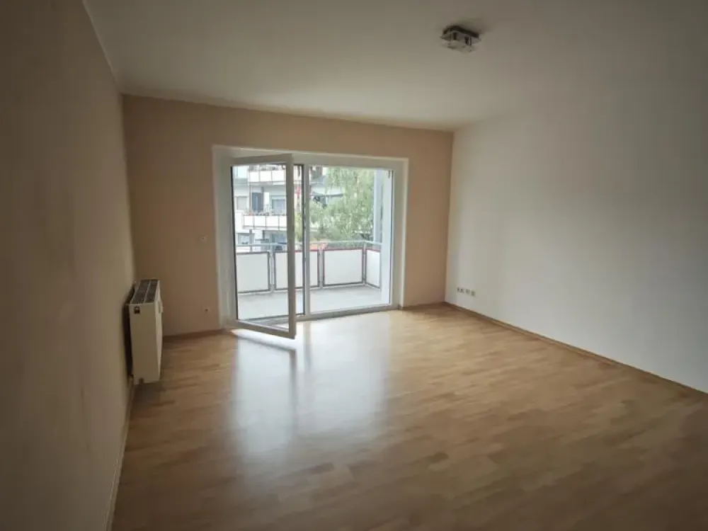 2-Room Apartment with Large Balcony in Wahnheide