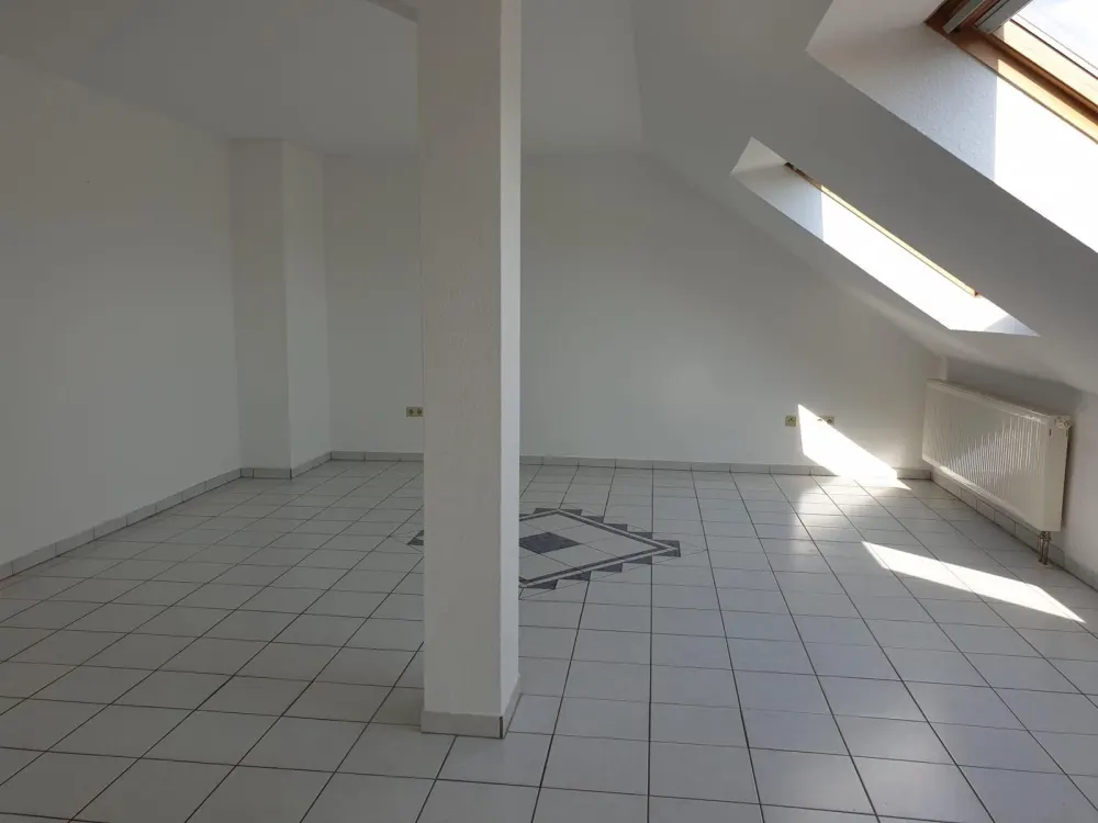 Schöne helle Dachgeschosswohnung im Zentrum von Saarwellingen