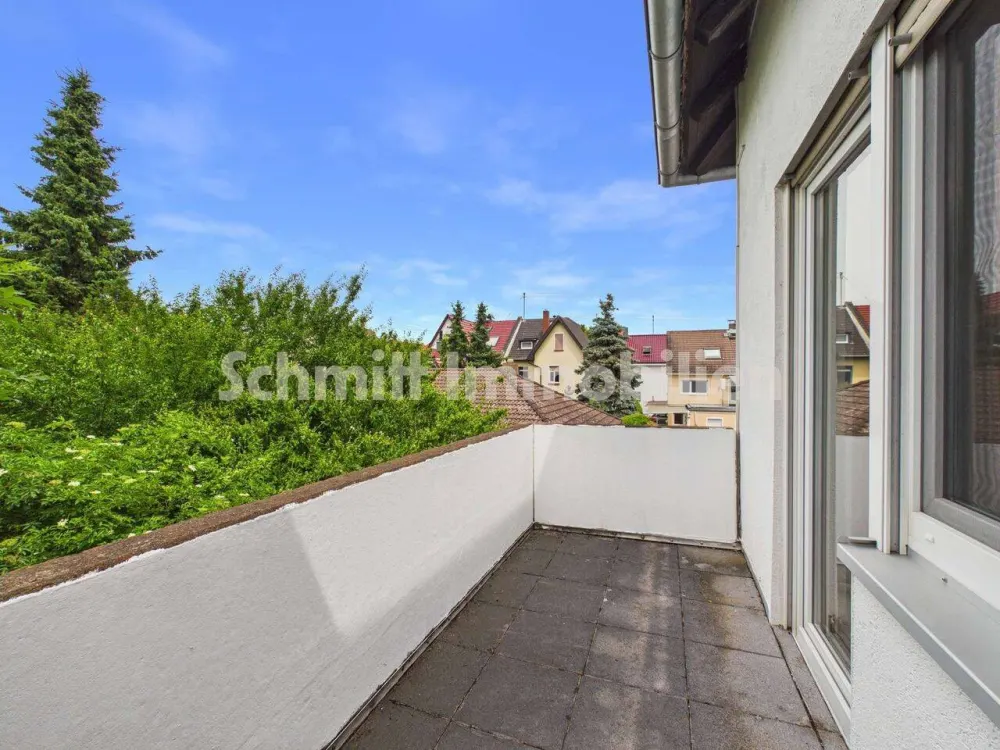 Helle 2-Zimmer-Wohnung mit Balkon direkt am Frankfurter Stadtwald