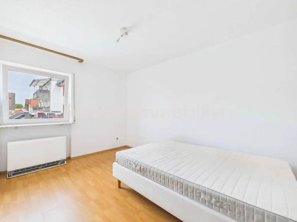 Helle 2-Zimmer-Wohnung mit Balkon direkt am Frankfurter Stadtwald