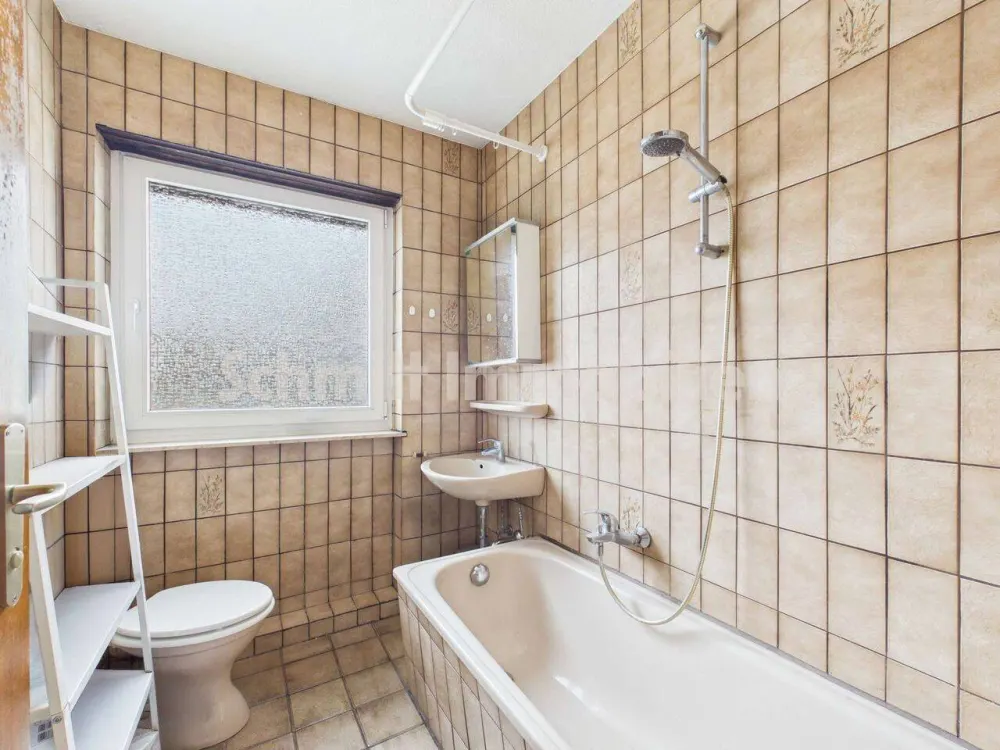 Helle 2-Zimmer-Wohnung mit Balkon direkt am Frankfurter Stadtwald