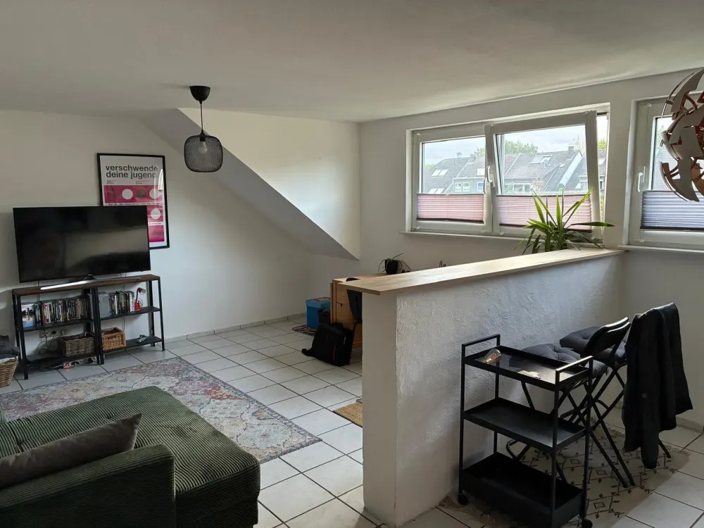 55 qm DG Wohnung in Köln-Merkenich
