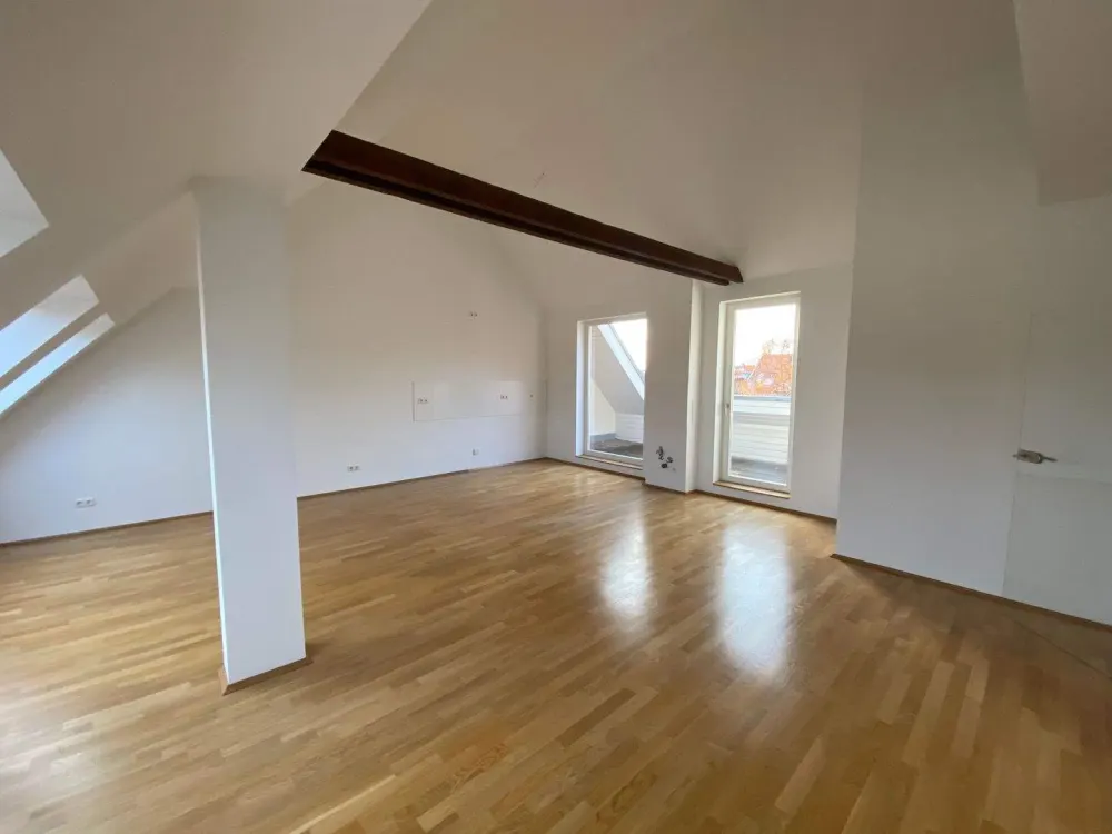 FREIE MAISONETTE 4-(T)RAUM-WOHNUNG, PERFEKT FÜR FAMILIEN IM DENKMAL IN LEIPZIG MÖCKERN
