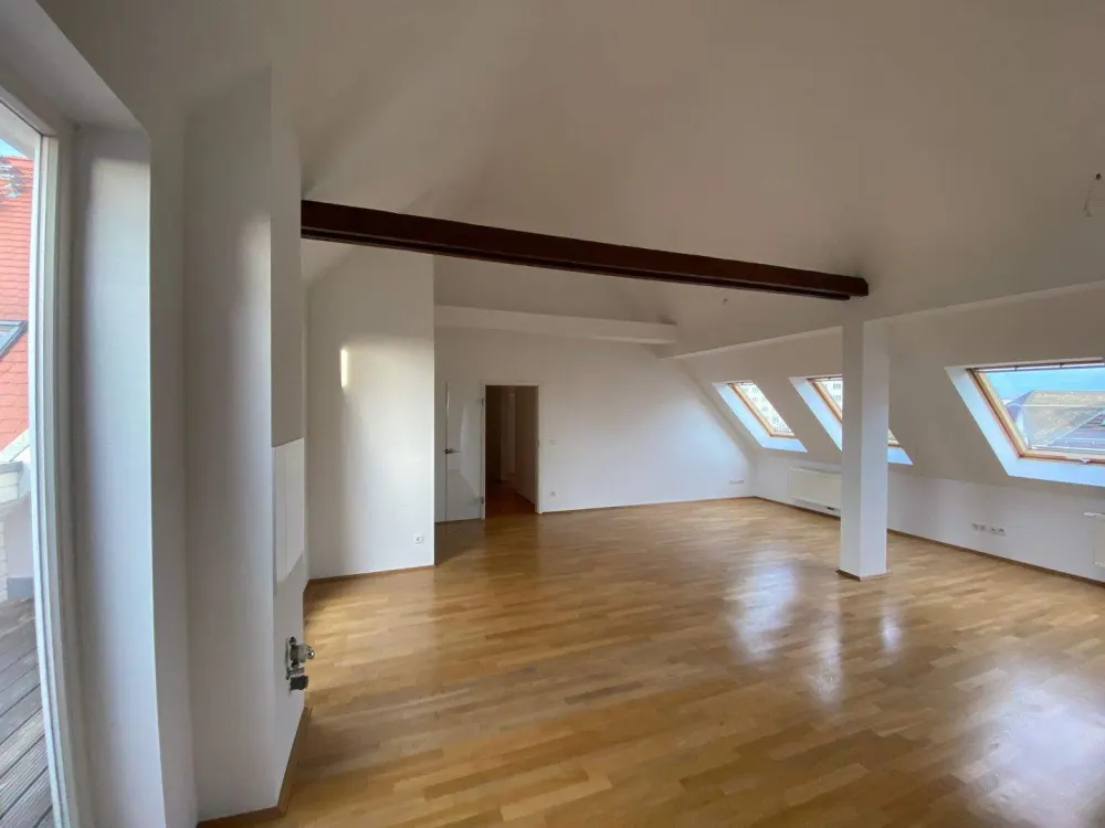 FREIE MAISONETTE 4-(T)RAUM-WOHNUNG, PERFEKT FÜR FAMILIEN IM DENKMAL IN LEIPZIG MÖCKERN