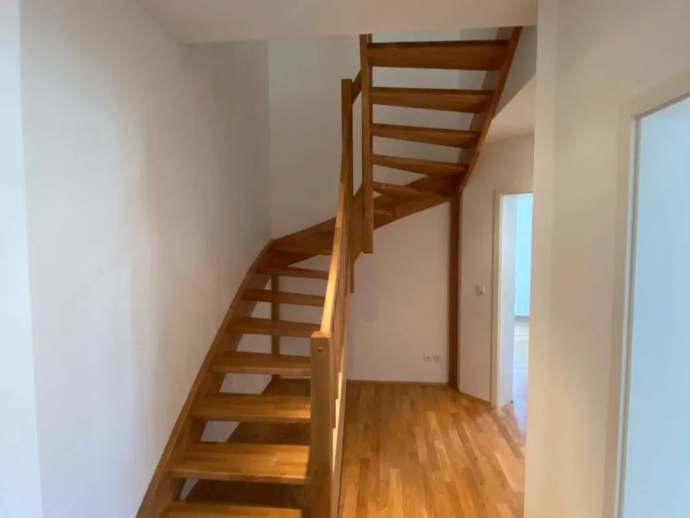 FREIE MAISONETTE 4-(T)RAUM-WOHNUNG, PERFEKT FÜR FAMILIEN IM DENKMAL IN LEIPZIG MÖCKERN