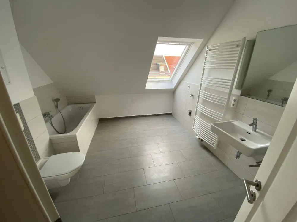 FREIE MAISONETTE 4-(T)RAUM-WOHNUNG, PERFEKT FÜR FAMILIEN IM DENKMAL IN LEIPZIG MÖCKERN