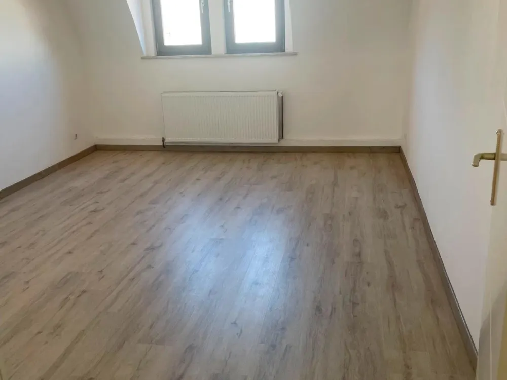 Dachgeschosswohnung zu vermieten