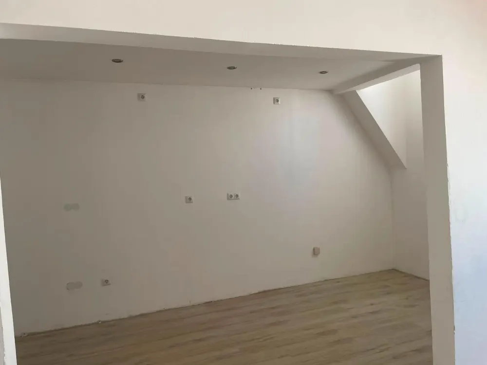 Dachgeschosswohnung zu vermieten
