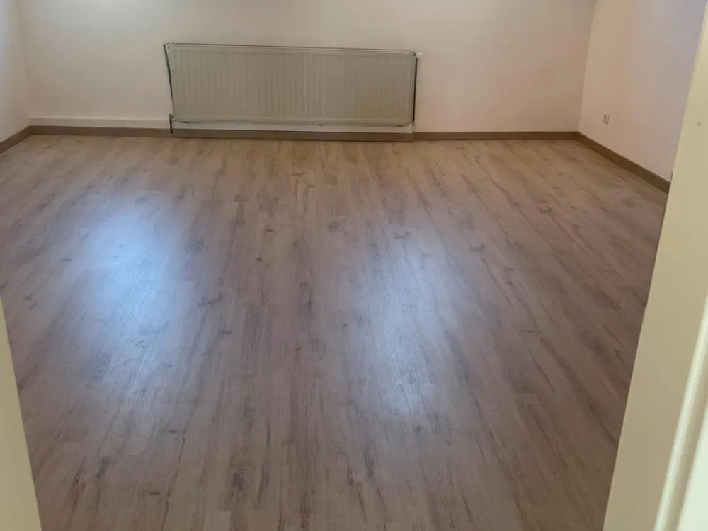 Dachgeschosswohnung zu vermieten