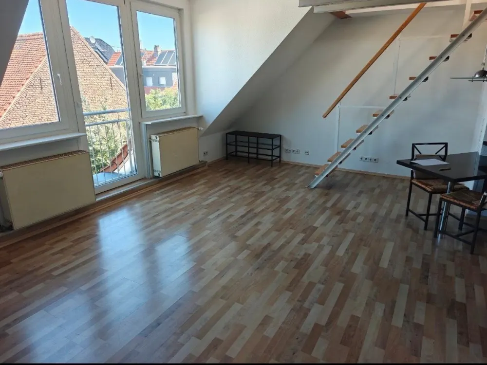2,5 Zimmer Maisonette Dachgeschosswohnung im Frankfurt Sindlingen