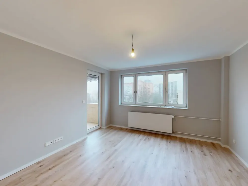 **FRISCH RENOVIERT** Moderne 2-Zimmer-Wohnung mit EBK, BALKON und stilvollem Duschbad in Marienfelde