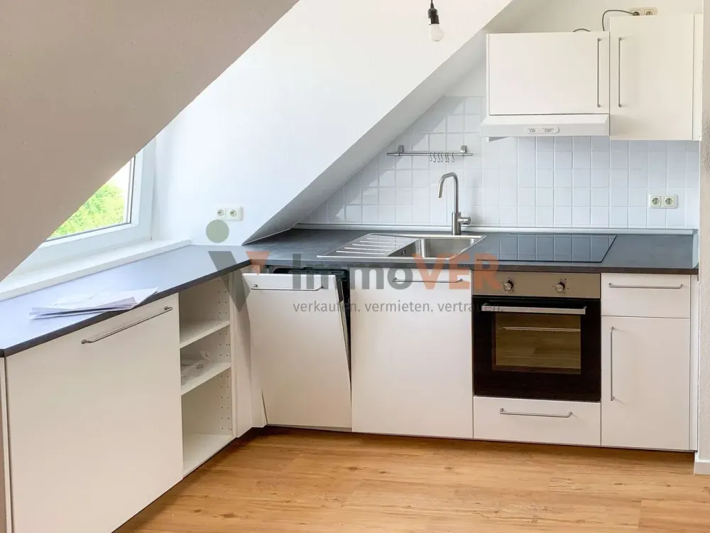 Helle 3-Zimmer-Wohnung mit sonniger Südloggia und Einbauküche auf ca. 60 m² in Achim-Uesen