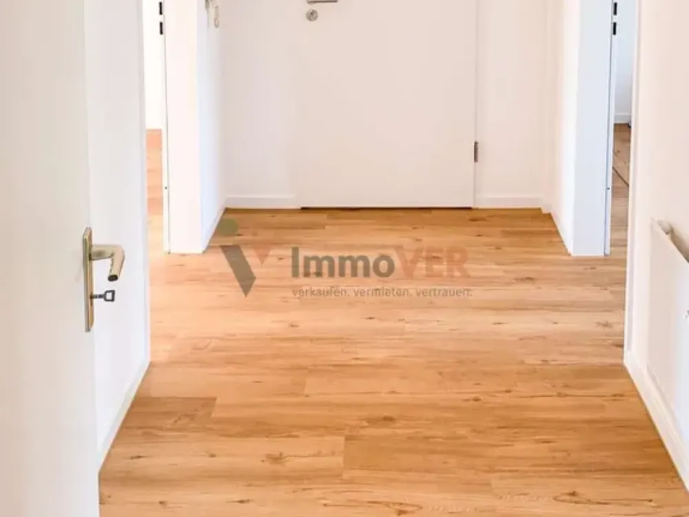 Helle 3-Zimmer-Wohnung mit sonniger Südloggia und Einbauküche auf ca. 60 m² in Achim-Uesen