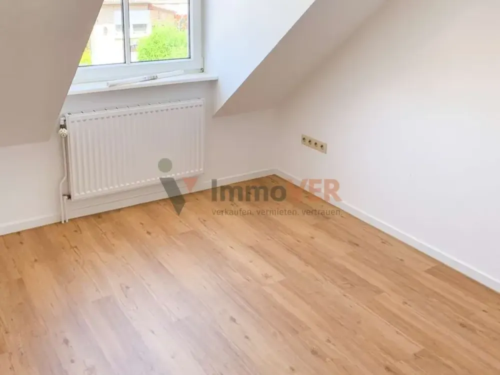 Helle 3-Zimmer-Wohnung mit sonniger Südloggia und Einbauküche auf ca. 60 m² in Achim-Uesen