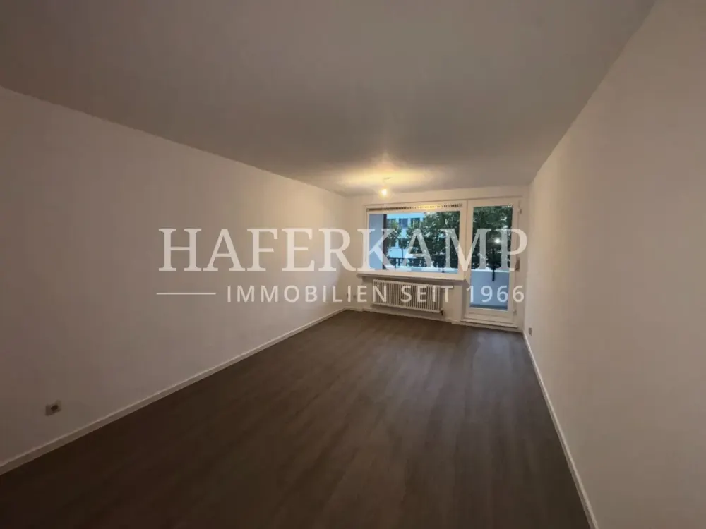 zentral gelegene geräumige 2-Zimmer Wohnung mit Balkon