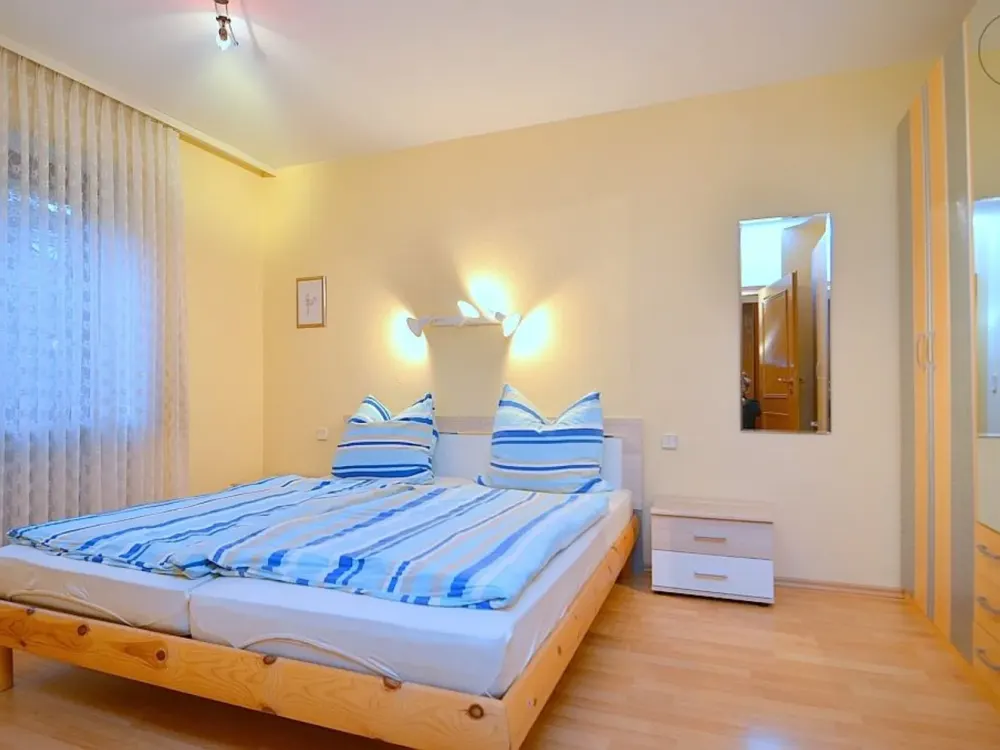 Gemütlich möblierte 2,5-Zimmer-Wohnung mit Terrasse und WLAN in Nürnberg/Thon
