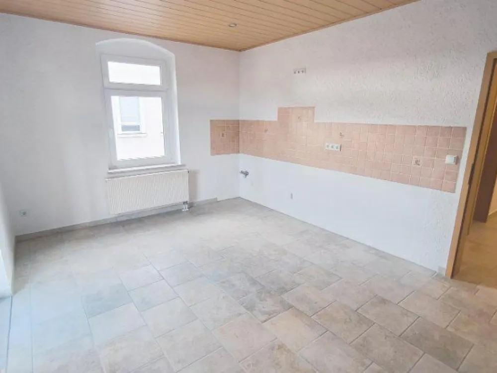 renovierte, sonnige 2 Raumwohnung mit Balkon in Heidenau 64,6 m²