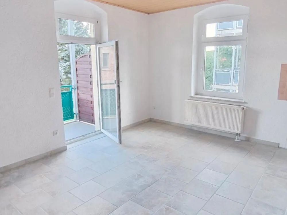 renovierte, sonnige 2 Raumwohnung mit Balkon in Heidenau 64,6 m²