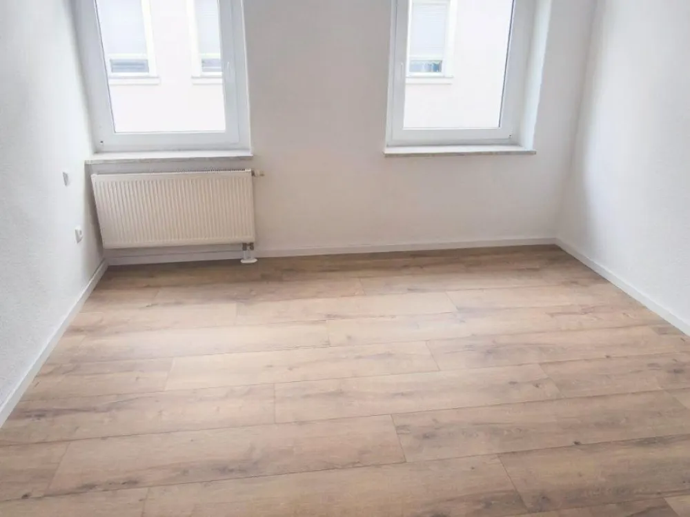 renovierte, sonnige 2 Raumwohnung mit Balkon in Heidenau 64,6 m²