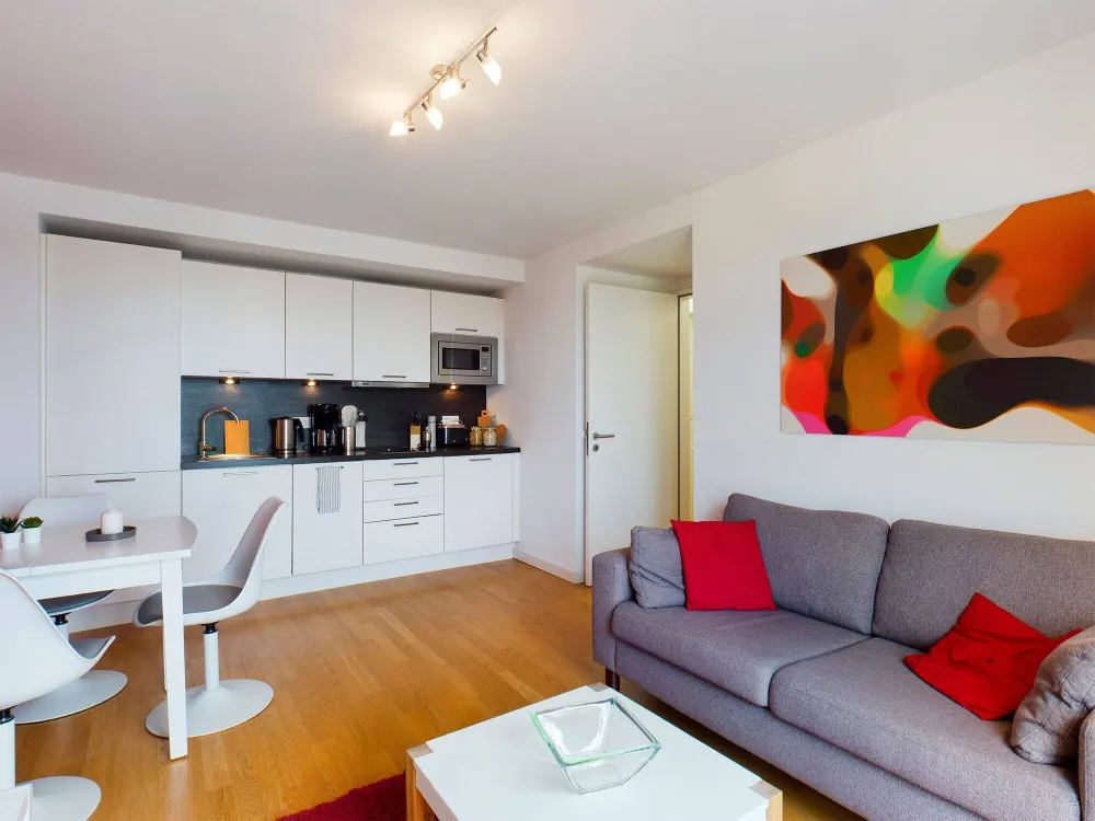 DIE ZIMMEREI | 15 % AKTION - Möbliert & ausgestattet: 2-Zimmer-Wohnung in Eimsbüttel | Maxi Bude