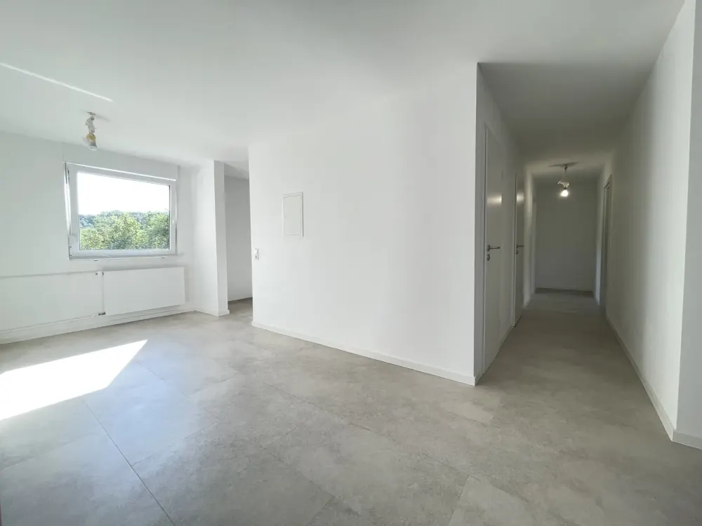 Ihr neues Zuhause * sonnige 3,5 Zi-Wohnung mit Balkon & Pkw-Stellplatz