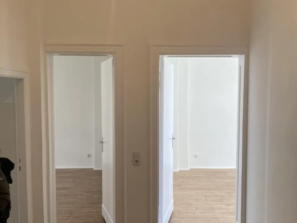 4-Zimmerwohnung mit Balkon im 1. OG in einem sanierten Altbau in Lichtenberg
