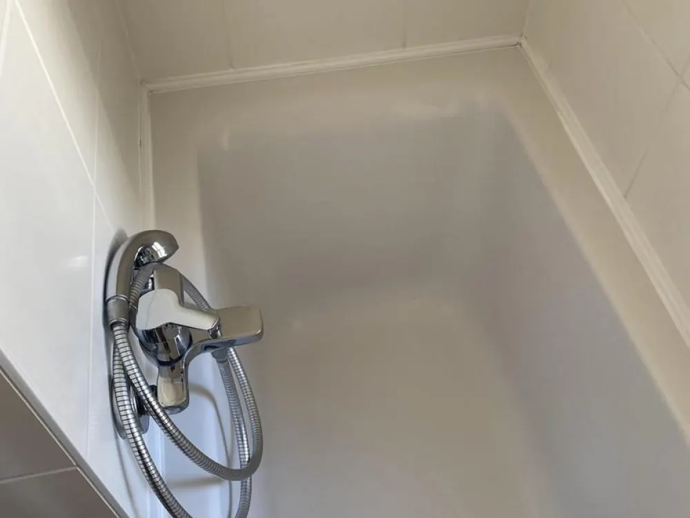 4-Zimmerwohnung mit Balkon im 1. OG in einem sanierten Altbau in Lichtenberg